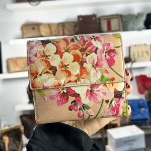 GUCCI ULTRA RARE COMPACT WALLET